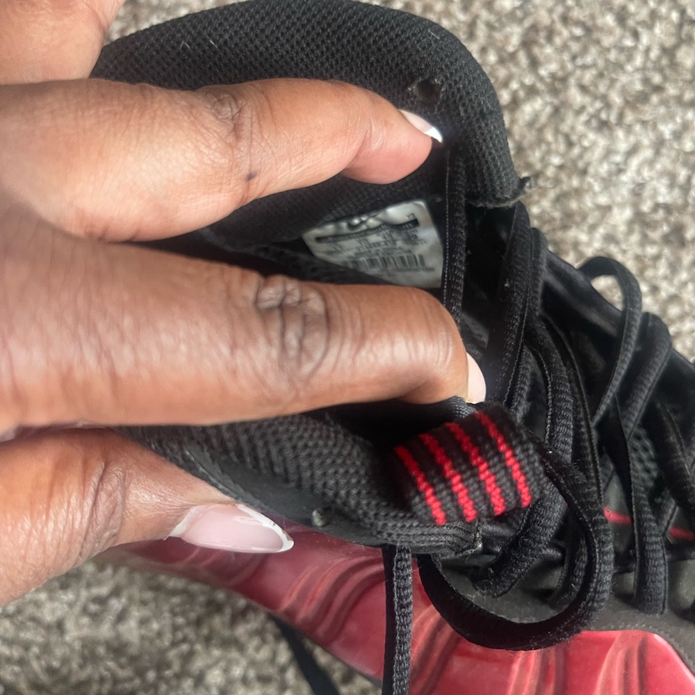 Men’s Nike Foamposite sneakers size 11 red and black - Picture 5 of 11